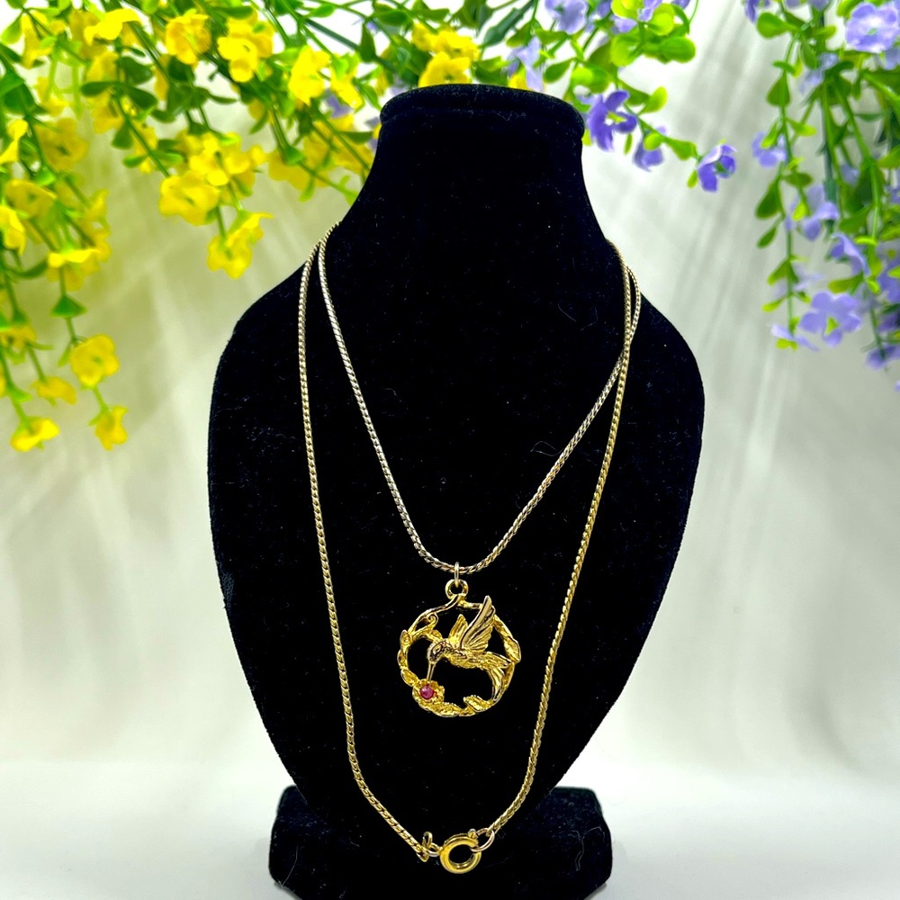 JJI Signed Vintage Hummingbird Pendant With Red Gemstone Necklace